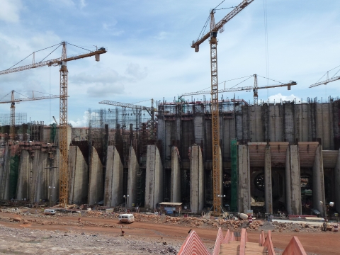 Chantier de construction de l'usine hydroélectrique Santo Antônio. Rondônia. http://confins.revues.org/docannexe/image/10749/img-5.jpg