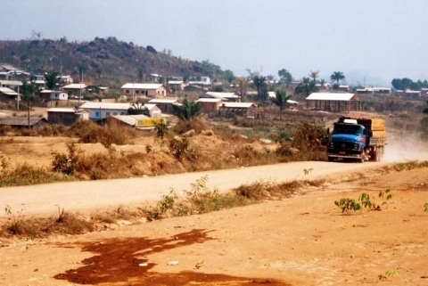 Castelo de Sonhos, Pará, route BR-163 entre Cuiabá et Santarém. http://confins.revues.org/docannexe/image/10749/img-3.jpg