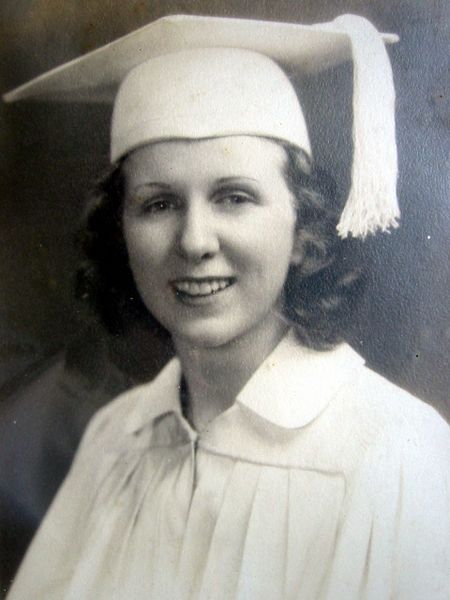 Fichier:960px-KayMcNulty maturitní fotografie.jpg