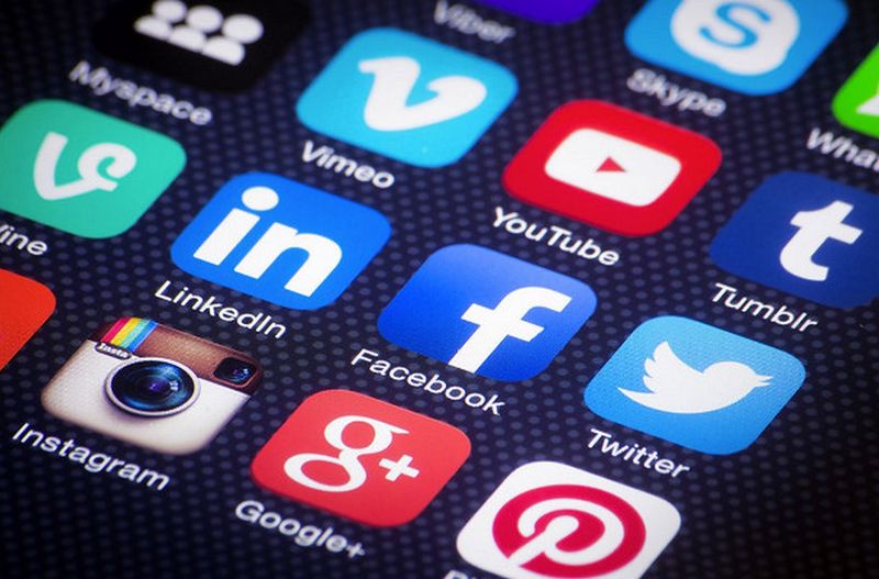 Fichier:Reseaux Sociaux.jpg