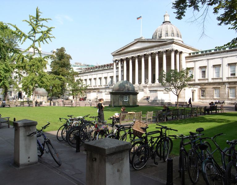 Fichier:University College London -quadrant-11Sept2006.jpg