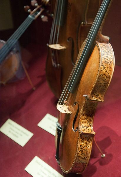 Fichier:Stradivarius Ole Bull violin.jpg