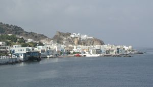 Le port de Mandraki dans l'île de Nissiros