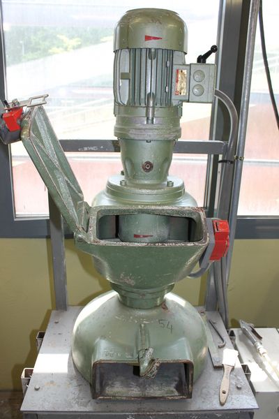 Fichier:R21 Broyeur cranté.JPG