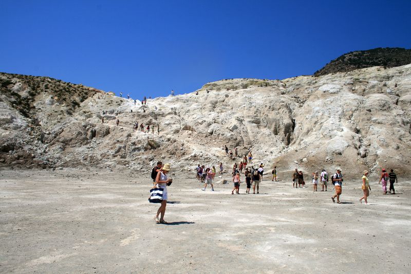 File:Nisyros vulcano 4.jpg