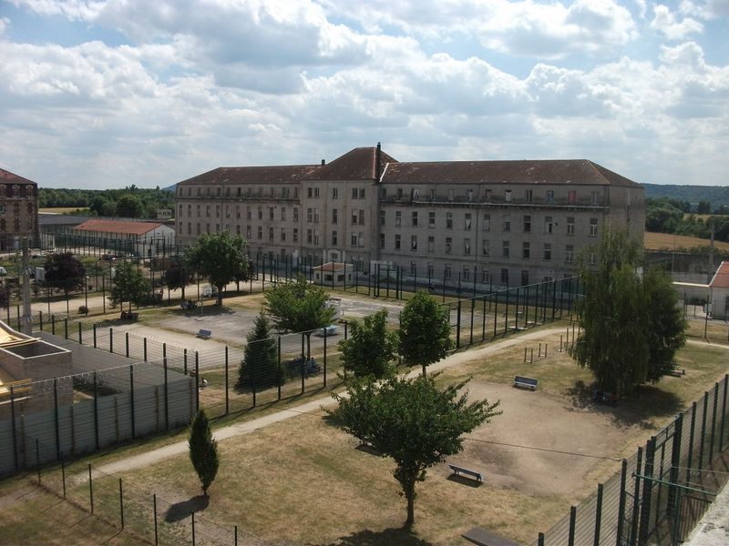 File:Facade batiment hebergement.jpg