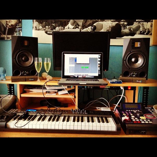 File:Musique assistée par ordinateur.jpg