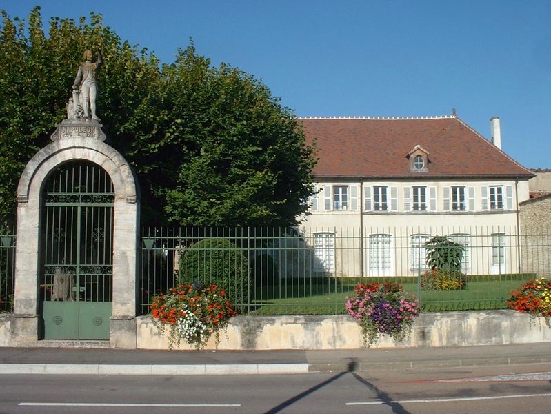 File:Muse brienne le chateau.jpg