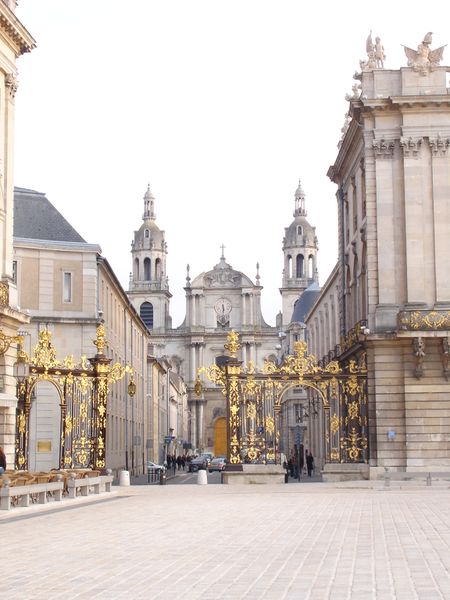 File:France Nancy Place Stanislas cathedrale.jpg